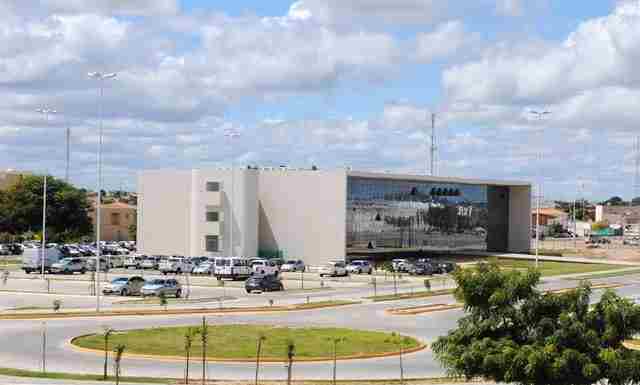 Univasf encerra contrato com empresa terceirizada dos Restaurantes Universitários e anuncia auxílio alimentação emergencial