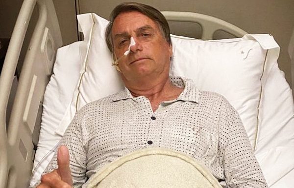 Bolsonaro é internado em UTI hospitalar com broncopneumonia bilateral
