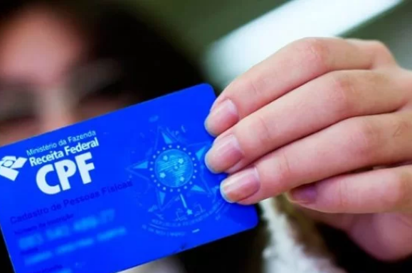 Projeto de lei visa proibir abertura de empresas com CPF de menores de 18 anos