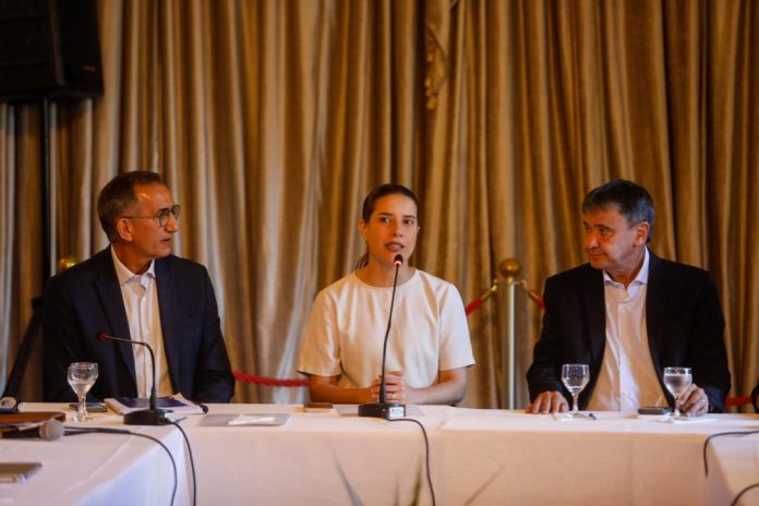 Reunião aconteceu na tarde desta segunda-feira (10), no Palácio do Campo das Princesas (Foto: Divulgação)