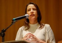 Governadora Raquel Lyra entrega novos oficiais à PMPE