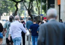 Brasil reduz pobreza, mas amplia desigualdades, mostra estudo