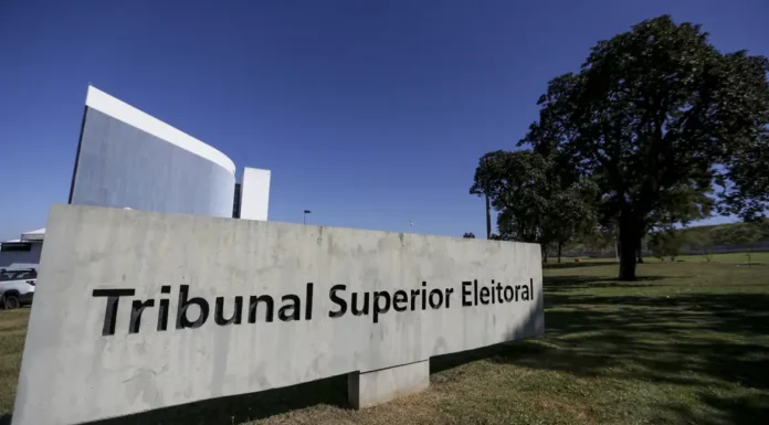 TSE firma parcerias com plataformas digitais para combater desinformação nas Eleições 2026