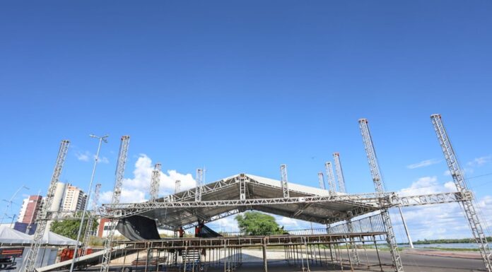 Montagem da estrutura do Carnaval de Petrolina foi iniciada nos polos da folia