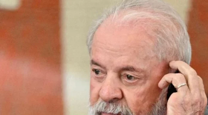 Pesquisa indica que governo Lula é desaprovado por mais da metade dos brasileiros