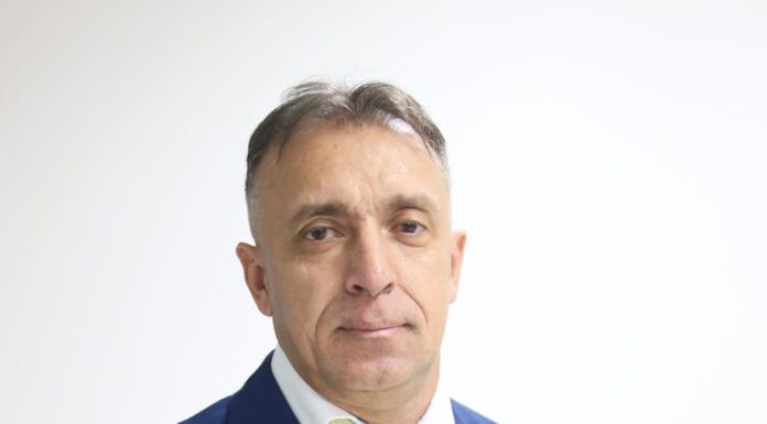 Diretor-presidente da Compesa deixará o cargo no final do mês do agosto