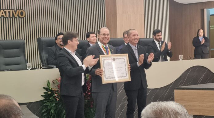 Câmara de Petrolina homenageia Paulo Nunes com as maiores honrarias do município