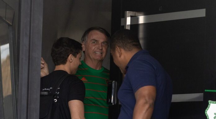 Bolsonaro passa por audiência de custódia neste domingo