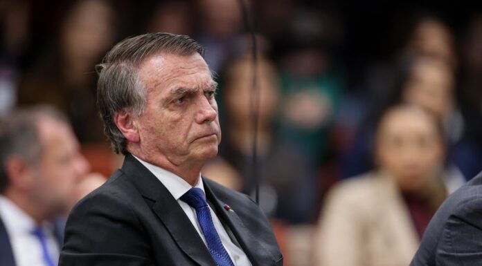 Moraes decide manter Bolsonaro preso na Superintendência da PF em vez de mandá-lo para a Papuda