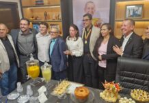 Marivaldo Mendes, chefe do Cartório Eleitoral de Petrolina recebe a maior honraria da Câmara, a Medalha Dom Malan