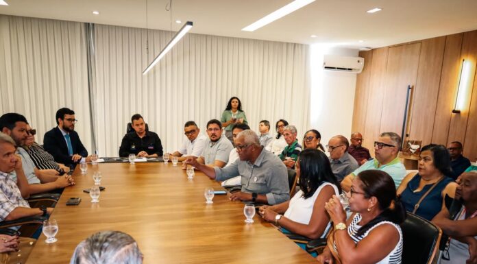 Prefeitura de Juazeiro realiza reparação histórica e anuncia pagamento da correção da paridade para 154 professores aposentados