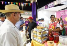 Estudantes da Educação de Jovens e Adultos de Petrolina organizam feira e mostram muita criatividade e inovação