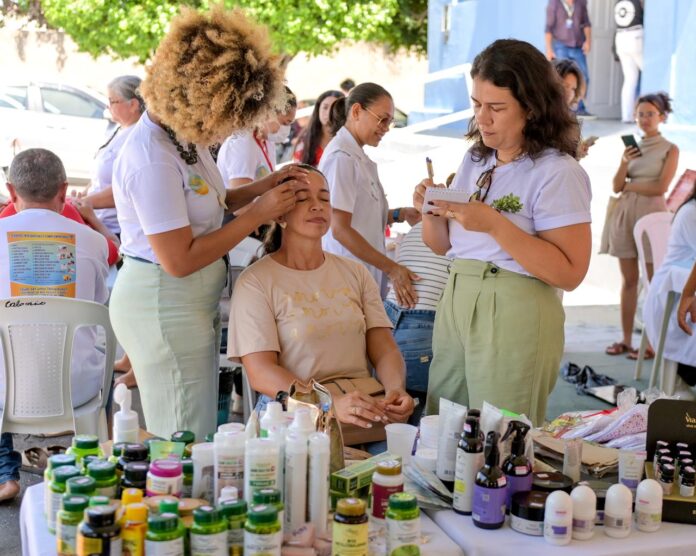 Prefeitura de Juazeiro e UNEB promovem ação social na Colônia de Pescadores do Angari com serviços gratuitos e mostra audiovisual sobre gênero (2)