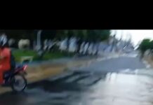 Vazamento provoca afundamento de asfalto e deixa bairros de Petrolina sem água neste sábado