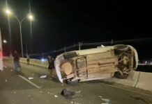Ônibus colide em carro parado e causa congestionamento na Avenida Sete de Setembro, em Petrolina