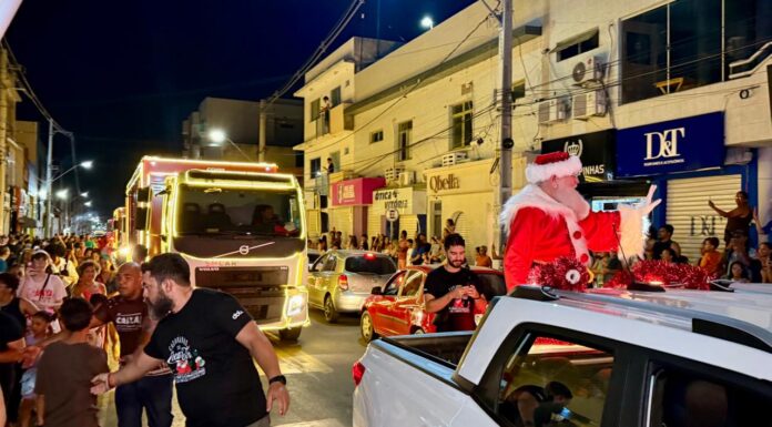 Mini Caravana da Coca-Cola passa por Juazeiro trazendo a magia do Natal