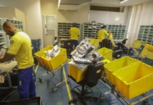 Correios aprovam demissão voluntária e fechamento de agências