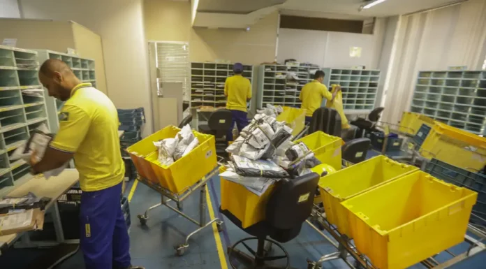 Correios aprovam demissão voluntária e fechamento de agências