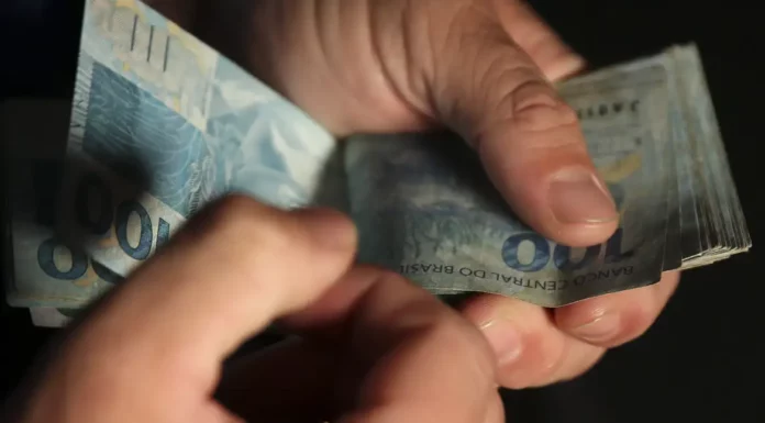 Poupança tem retirada líquida de R$ 9,7 bilhões em outubro