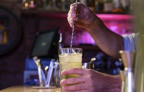 Sete pessoas são internadas com suspeita de intoxicação por metanol no nordeste da Bahia