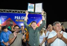 Simão autoriza a 23ª reforma de unidade de ensino em Petrolina