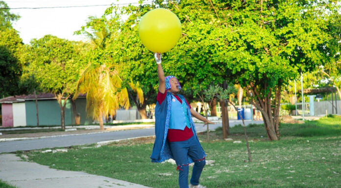 Espetáculo ‘Eu Cá Com Meus Botões’ circula por espaços culturais do estado da Bahia