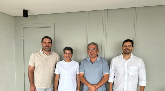 “O povo quer mudança”: diz Isaac Carvalho ao anunciar apoio a ACM Neto para Governo do Estado