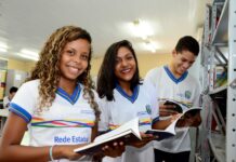 Juntos Pela Educação: Governo de Pernambuco inicia pagamento do Pix Tênis para alunos da rede estadual