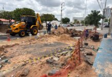Equipes da Compesa já estão atuando no conserto de um novo vazamento identificado, nesta quarta-feira (21), na Avenida da Integração