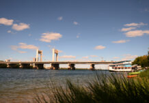 Sesau orienta população sobre cuidados ao tomar banho no Rio São Francisco durante o Carnaval de Juazeiro
