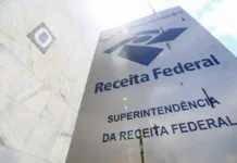 Receita nega aumento de imposto para professores com novo piso