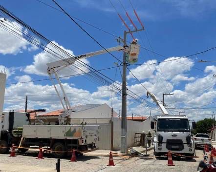Neoenergia troca 18 transformadores em Petrolina, apenas nesta semana