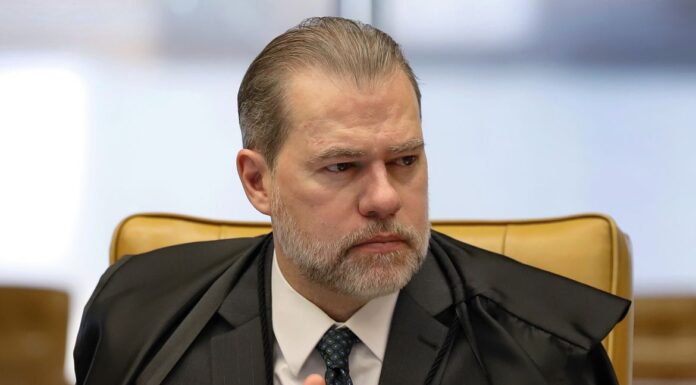 PF pede a Fachin suspeição de Toffoli no inquérito do Banco Master