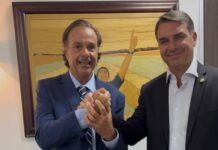 Após críticas de Anderson Ferreira, Gilson Machado aparece ao lado de Flávio Bolsonaro e reafirma lealdade