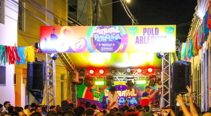 Terceiro dia do Carnaval de Petrolina leva folia para um público diversificado