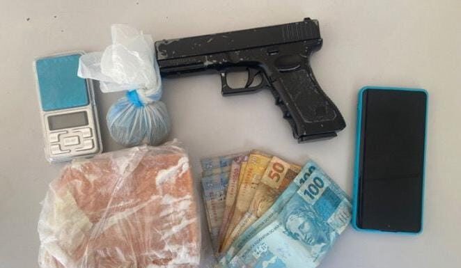 Polícia Militar cumpre mandado de prisão e apreende drogas no bairro Henrique Leite, em Petrolina