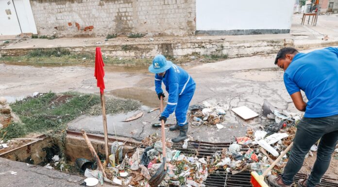 Equipes da Prefeitura de Petrolina intensificam limpeza e monitoramento em pontos críticos após chuvas