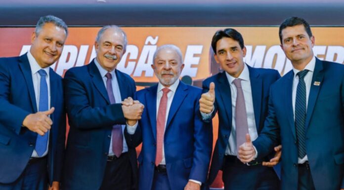 Ao lado de Lula, ministro Silvio Costa Filho e Aena anunciam R$ 9,2 bilhões em investimentos para 11 aeroportos do país