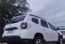 Policiais do 5°BPM em ação com a PRF recuperaram carro roubado em Petrolina