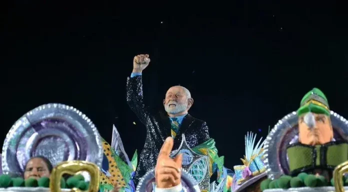 Oposição anuncia ao menos 12 ações sobre desfile pró-Lula