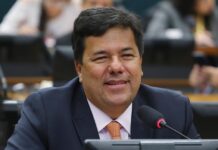 Mendonça Filho confirma candidatura ao Senado e recebe apoio do grupo de Miguel Coelho
