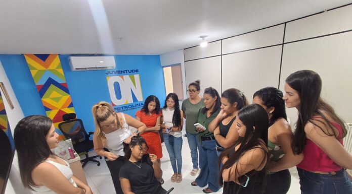 Oficina de penteados abre caminhos e fortalece confiança de jovens mulheres em Petrolina