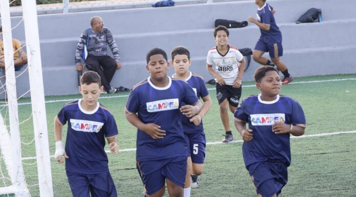 Projeto leva escolinha de futebol às comunidades periféricas de Petrolina
