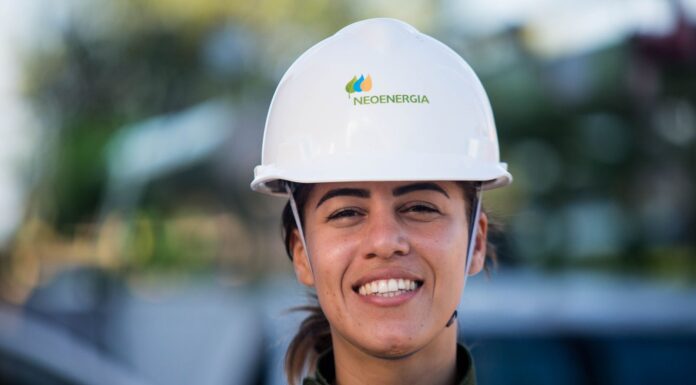Neoenergia Pernambuco abre inscrições para Escola de Eletricistas, com foco nas mulheres