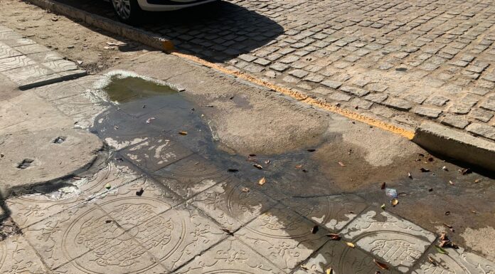 Moradores denunciam esgoto estourado há mais de 15 dias e cobram solução urgente no Vale do Grande Rio