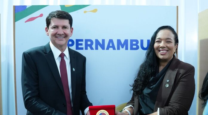 Em Brasília, Simão Durando recebe premiação nacional em alfabetização