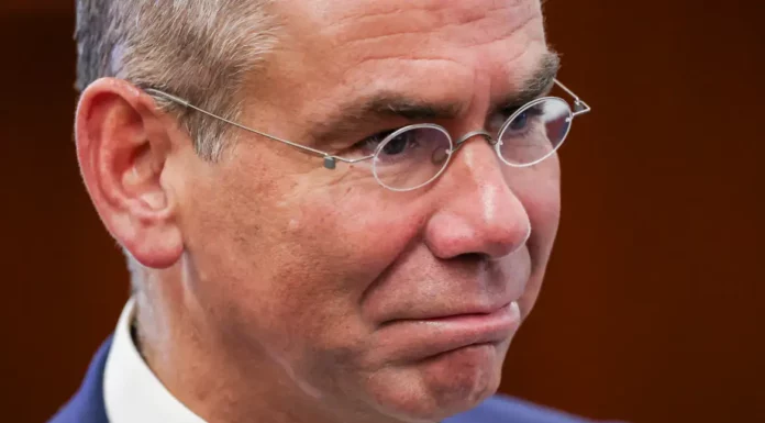 Troca de advogado de Vorcaro sinaliza possível delação premiada