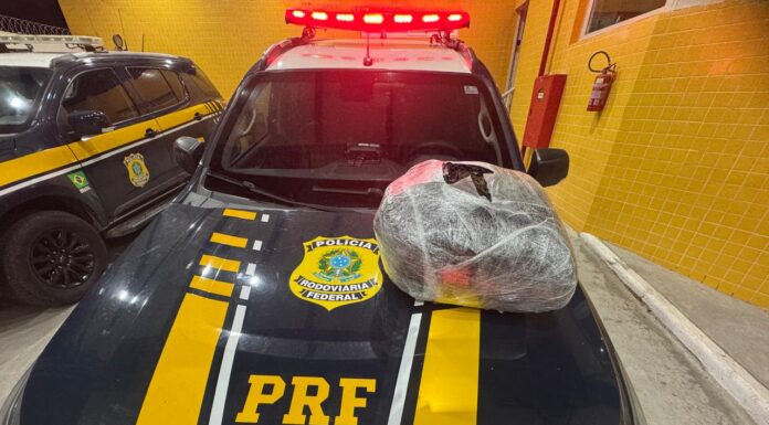PRF apreende maconha embaixo de estepe de carro em Petrolina
