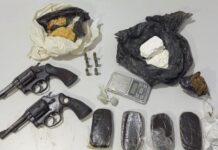 Policiais do 5°BPM apreendem armas de fogo, munições e drogas no bairro Mandacaru em Petrolina