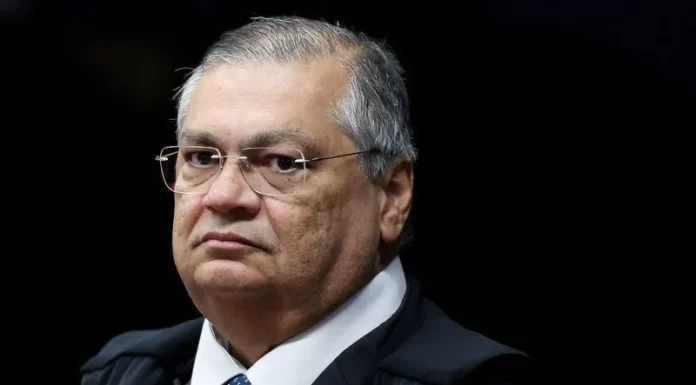 Dino suspende decisão de CPMI que quebrou sigilo de amiga de Lulinha